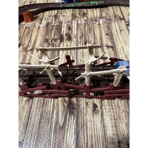 Thomas & Friends Trackmaster Railway Shake Shake Bridge With Trains - Picture 4 of 12